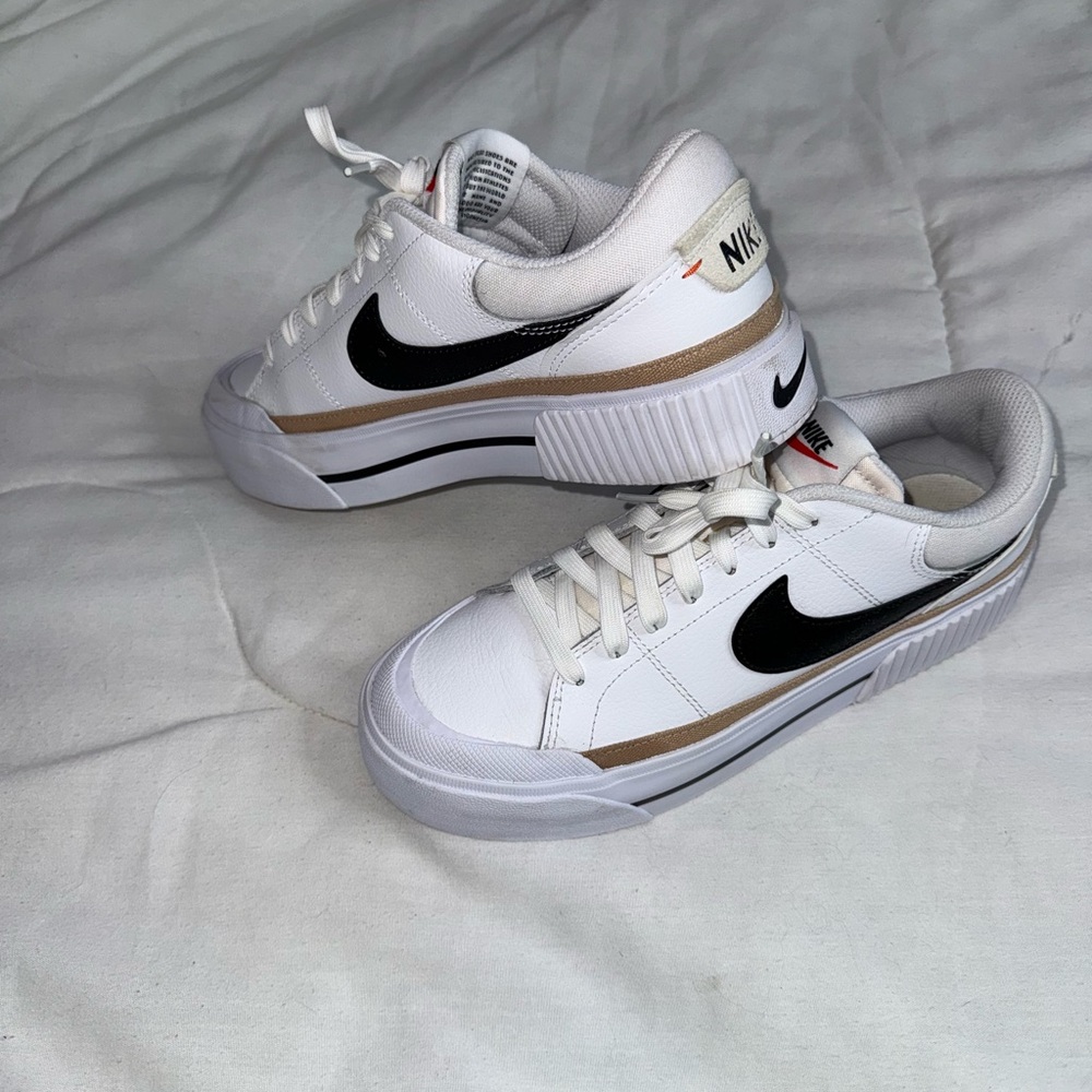 Nike Court Legacy Lift